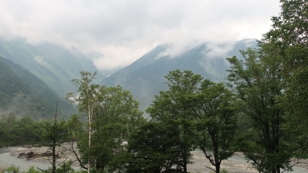 曇天の上高地