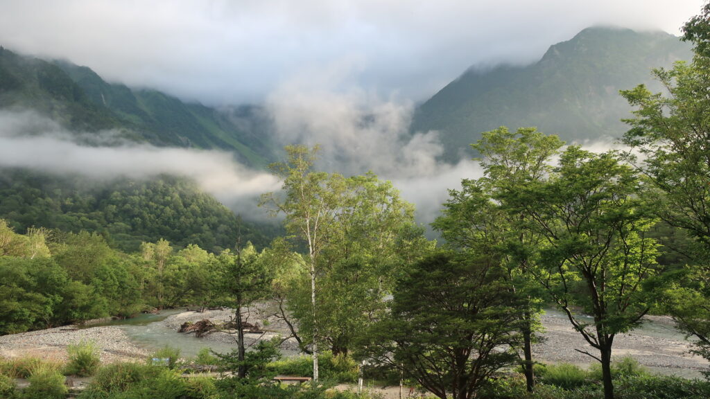 曇天の上高地